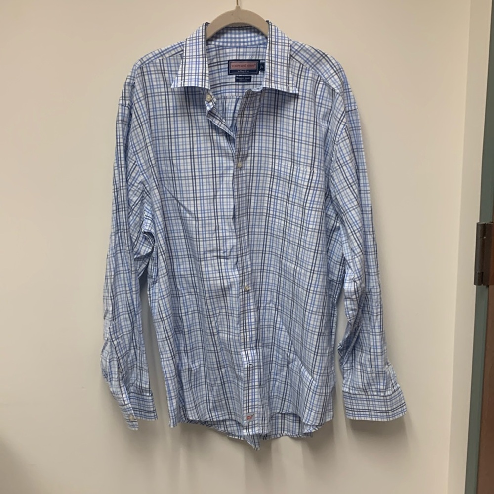 Vineyard Vines button down dress shirt